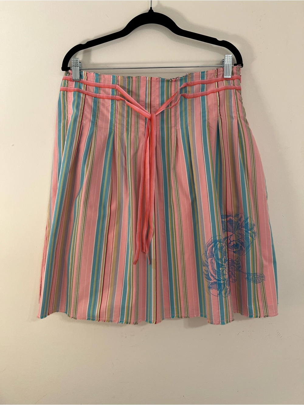 Old Navy Y2K Pink Multicolor Striped Skirt Blue Floral Detail Raw Edge Size 8